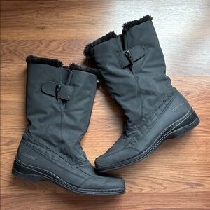 Weatherproof Black Women's Insulated Winter Boots with Faux-Fur Trim